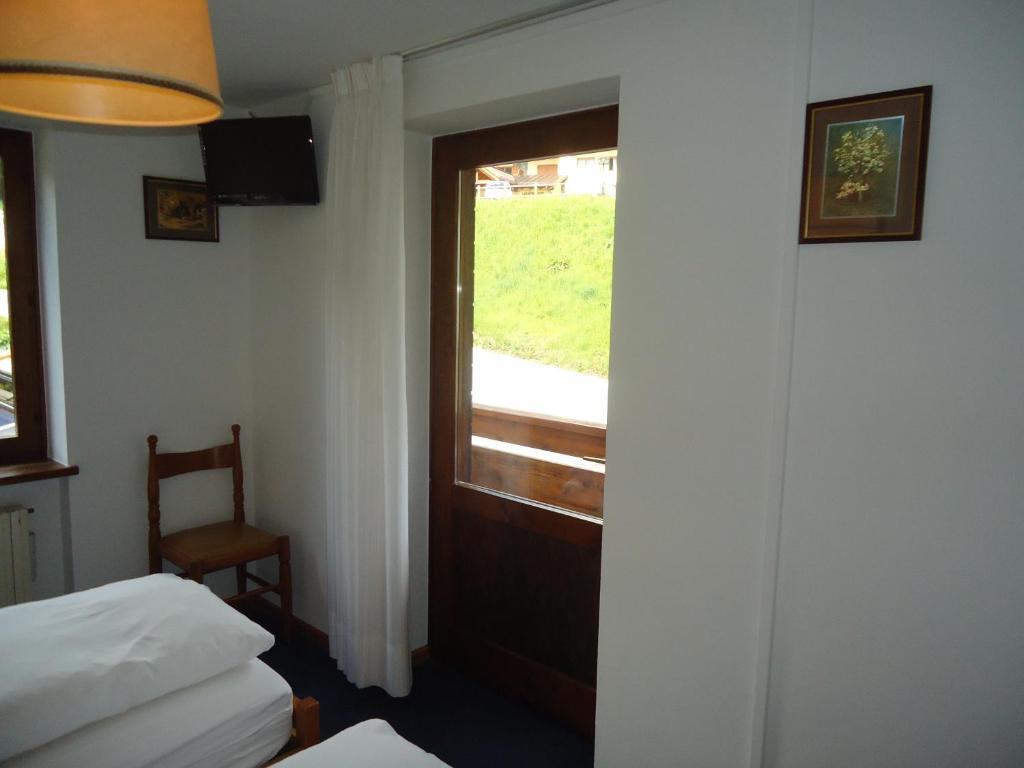 Hotel Pensione Dolomiti Falcade Kamer foto